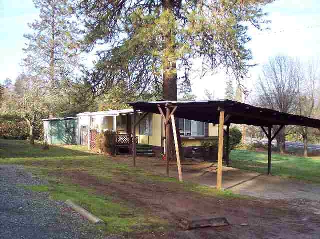 4277 Rogue River Hwy in Grants Pass, OR - Building Photo