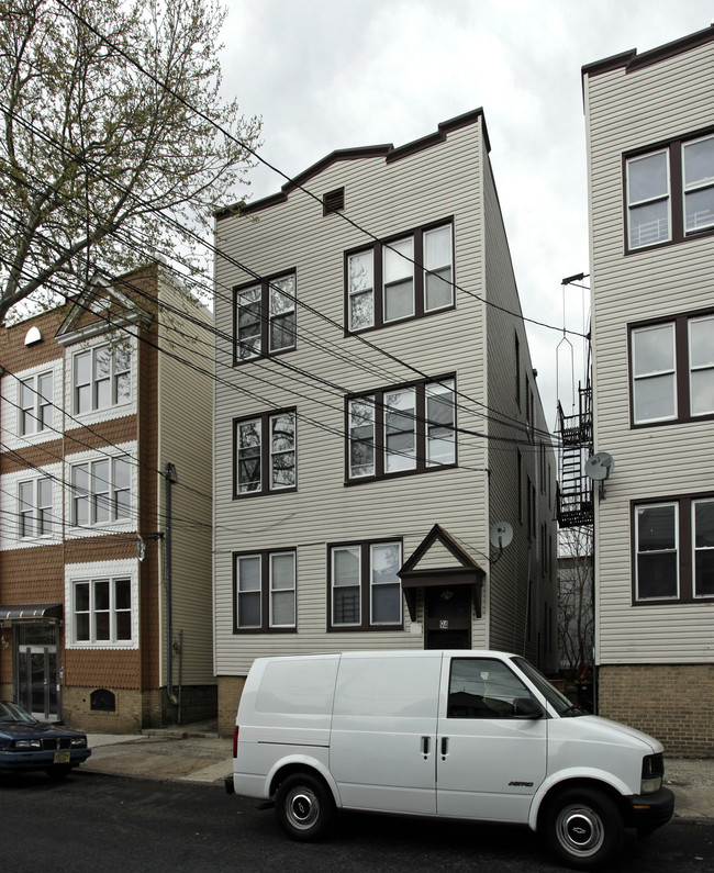 94 Woodlawn Ave in Jersey City, NJ - Building Photo - Building Photo