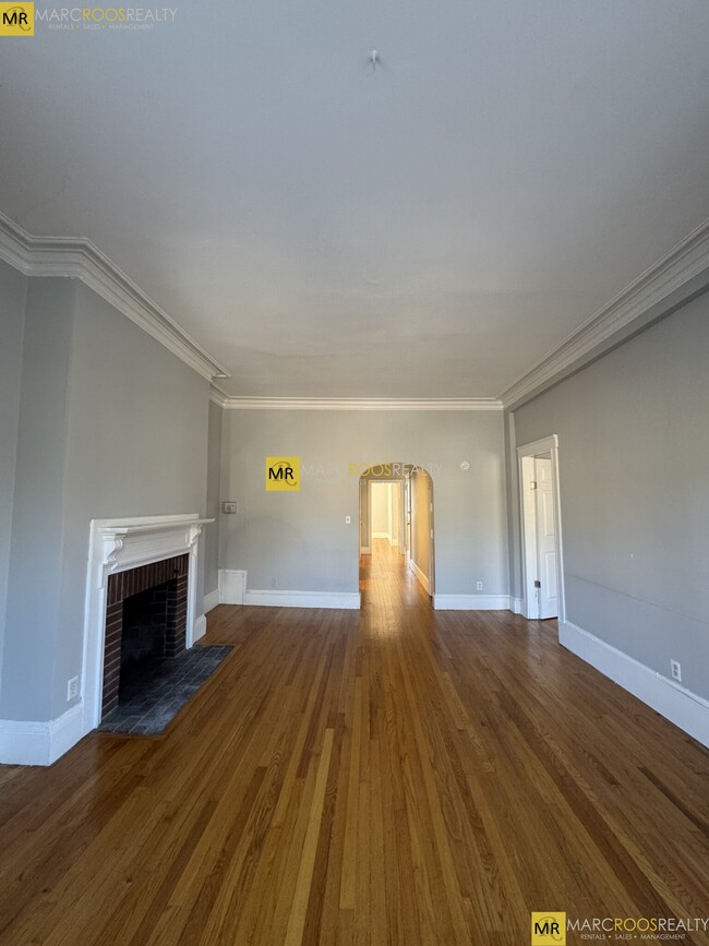 1489 Beacon St, Unit #3 in Brookline, MA - Building Photo - Building Photo