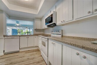 5330 Nautilus Dr in Cape Coral, FL - Building Photo - Building Photo