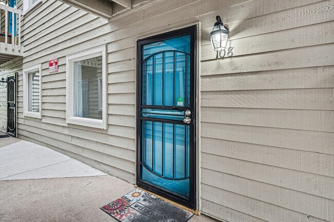 3600 S Pierce St in Lakewood, CO - Building Photo - Building Photo