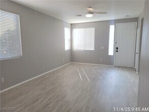 824 Painted Vista Ave in Las Vegas, NV - Building Photo - Building Photo