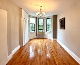 6607 Lincoln Pl in West New York, NJ - Building Photo - Building Photo