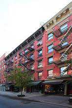 252 Elizabeth St in New York, NY - Building Photo - Building Photo