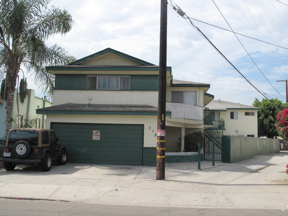 218 E Norton St in Long Beach, CA - Foto de edificio