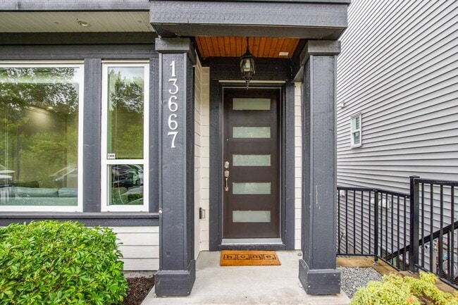 13667 232A St in Maple Ridge, BC - Building Photo - Building Photo