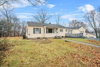 19 Hilltop Dr in Goshen, NY - Building Photo - Building Photo