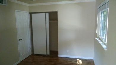 2001 Aldengate Way in Hayward, CA - Building Photo - Interior Photo