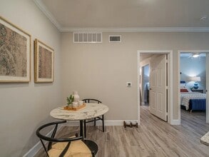 2400 N Frazier St in Conroe, TX - Building Photo - Building Photo