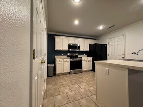 1584 Willowbrook Dr in Fayetteville, AR - Foto de edificio - Building Photo