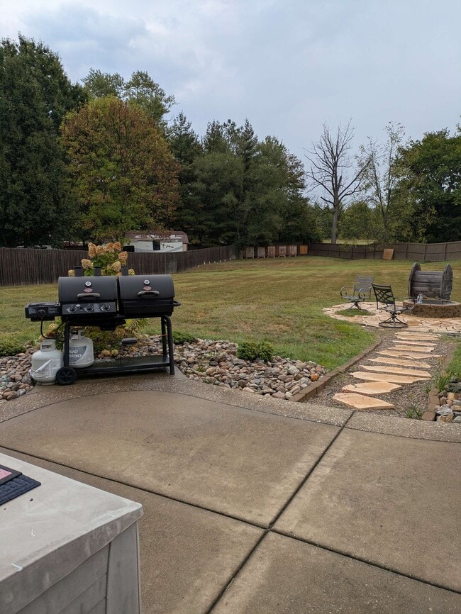 4139 Lakeside Dr in Sellersburg, IN - Building Photo - Building Photo