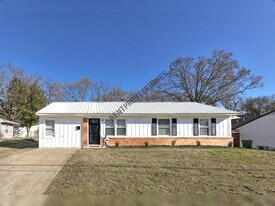 9020 Barber St in Sherwood, AR - Building Photo