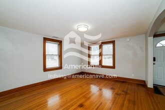 306 Eldridge St in Washington, IL - Foto de edificio - Building Photo