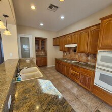 10124 Arche's Way in Elk Grove, CA - Building Photo - Building Photo