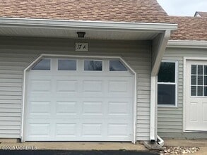 17 Plaza Del Campillo in Freehold, NJ - Building Photo - Building Photo