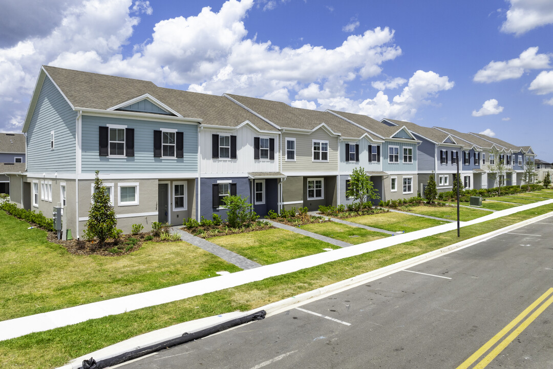 Brixton Townhomes in St. Cloud, FL - Building Photo