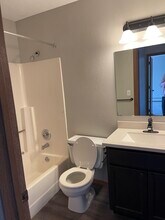 Brackett's Place Apartments in Minneapolis, MN - Building Photo - Building Photo