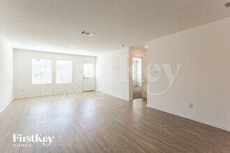 5174 Fowler Crst in Converse, TX - Foto de edificio - Building Photo