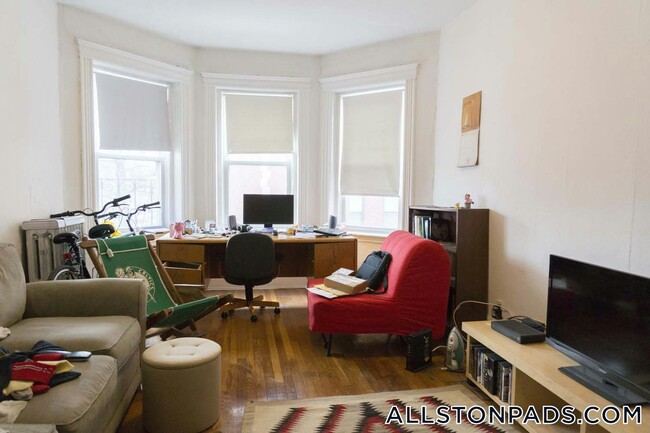 property at 5 Walbridge St