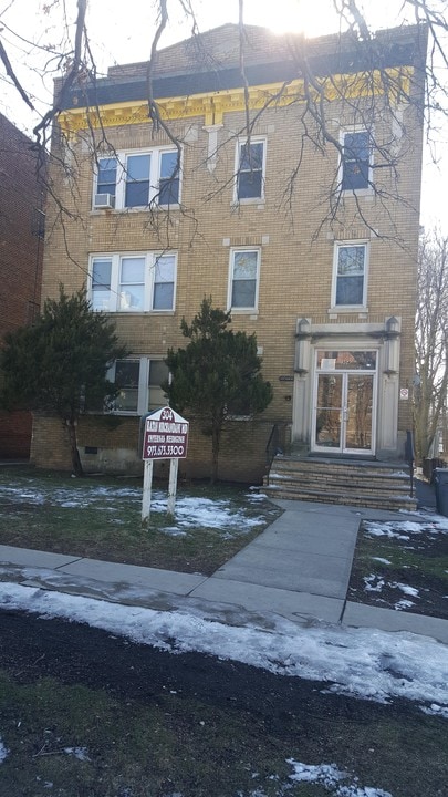 304 Central Ave in Orange, NJ - Building Photo