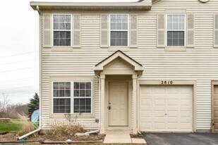 2810 Sun Valley Dr in Plainfield, IL - Building Photo