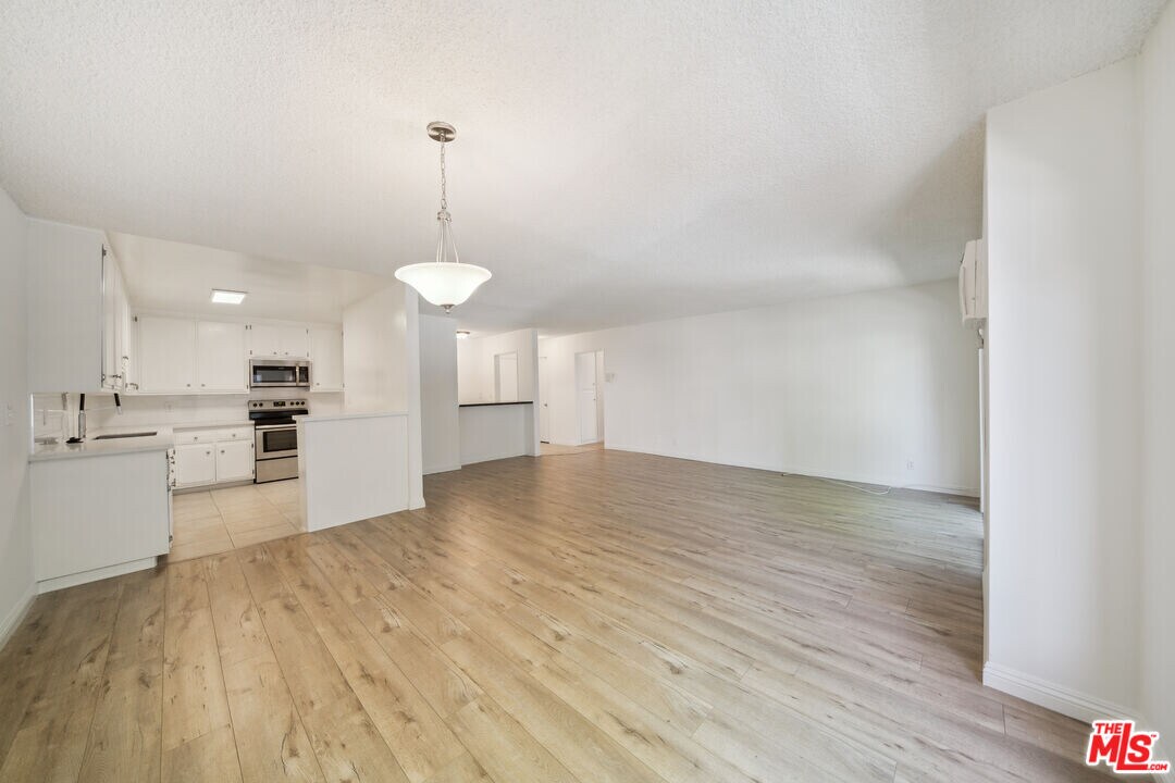 10980 Ohio Ave in Los Angeles, CA - Building Photo