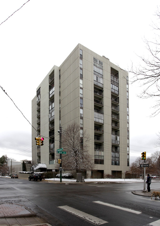 Governor's Park Condominiums in Denver, CO - Building Photo