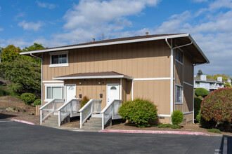 Sunset Villas in Benicia, CA - Building Photo - Building Photo