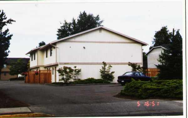 4617 80th St in Marysville, WA - Foto de edificio