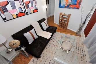 631 10th Ave in New York, NY - Building Photo - Building Photo