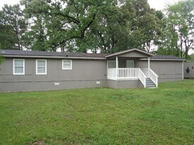 15120 Capitol Hill Rd in Montgomery, TX - Building Photo
