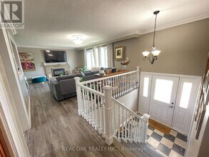 1319 Bridge Rd in Oakville, ON - Building Photo - Building Photo