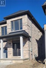 9 Truffle Ct in Brampton, ON - Building Photo - Building Photo