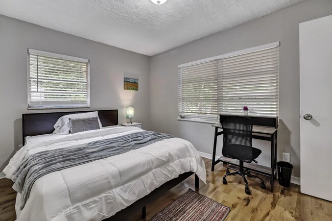 property at 7206 Ridgeway Rd N