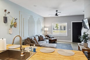 219 W 22nd St in Bryan, TX - Building Photo