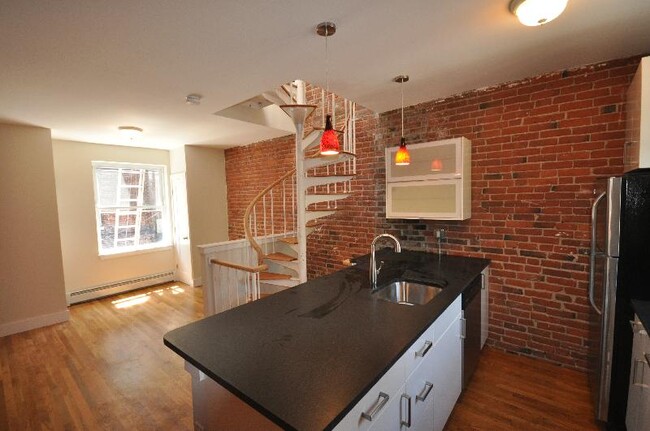 26 Sussex St in Boston, MA - Building Photo - Building Photo