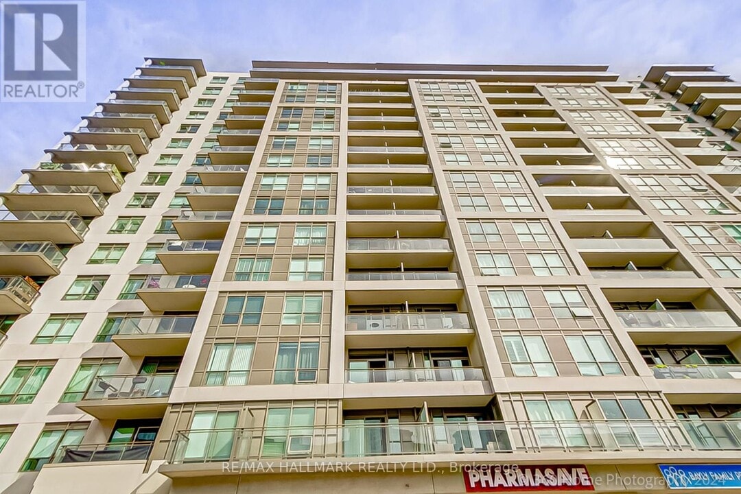 1235 Bayly St in Pickering, ON - Building Photo