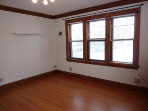 1752 Shields Ave, Unit #4 in St. Paul, MN - Foto de edificio - Building Photo