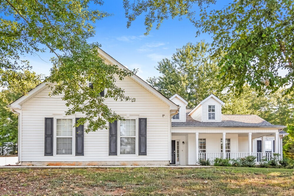 2045 Reserve Pkwy in Mcdonough, GA - Building Photo