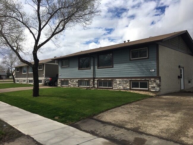 9314-93108 108 Ave in Grande Prairie, AB - Building Photo - Building Photo