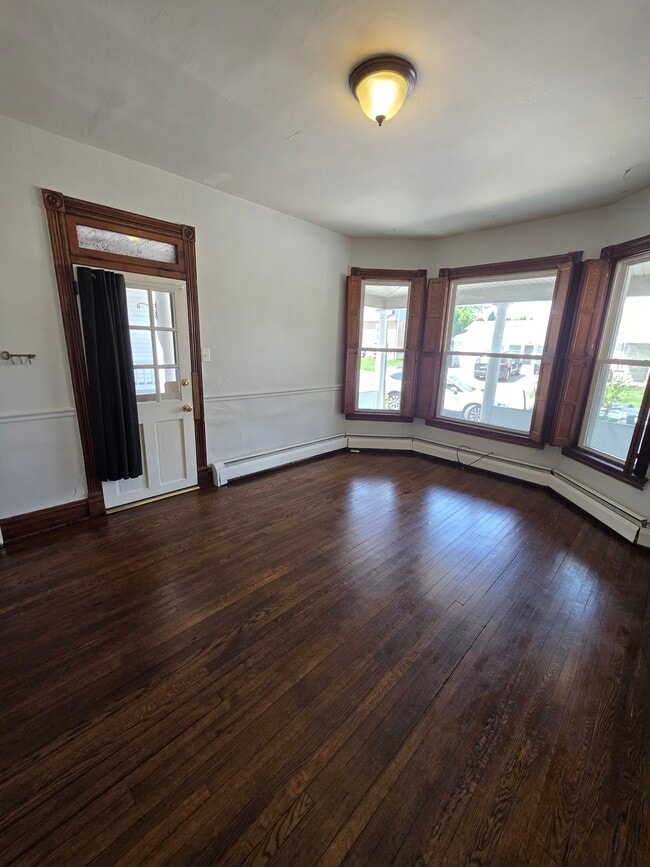 225 Pleasant St, Unit 1, Unit 1