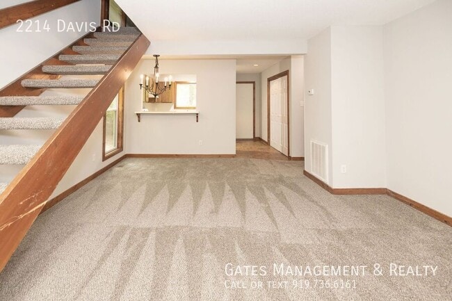 2214 Davis Rd in Hillsborough, NC - Building Photo - Building Photo