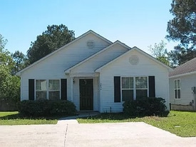 1624 Fresno St in Valdosta, GA - Building Photo