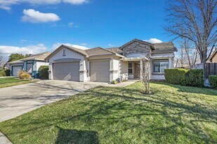 8503 Mountain Bell Dr in Elk Grove, CA - Building Photo