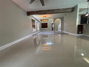 304 Tavernier Dr in Oldsmar, FL - Building Photo - Building Photo