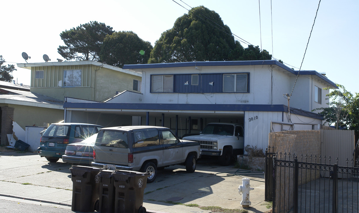 2010 Stanton Ave in San Pablo, CA - Building Photo