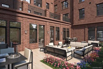 15 Parkview Ave in Bronxville, NY - Foto de edificio - Building Photo