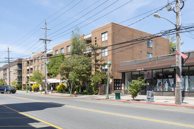 The Carlyle in Lawrence, NY - Foto de edificio - Building Photo