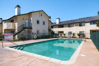 Legacy Residential - El Cajon in El Cajon, CA - Foto de edificio - Building Photo