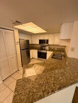 1100 Crestwood Ct S in Royal Palm Beach, FL - Building Photo